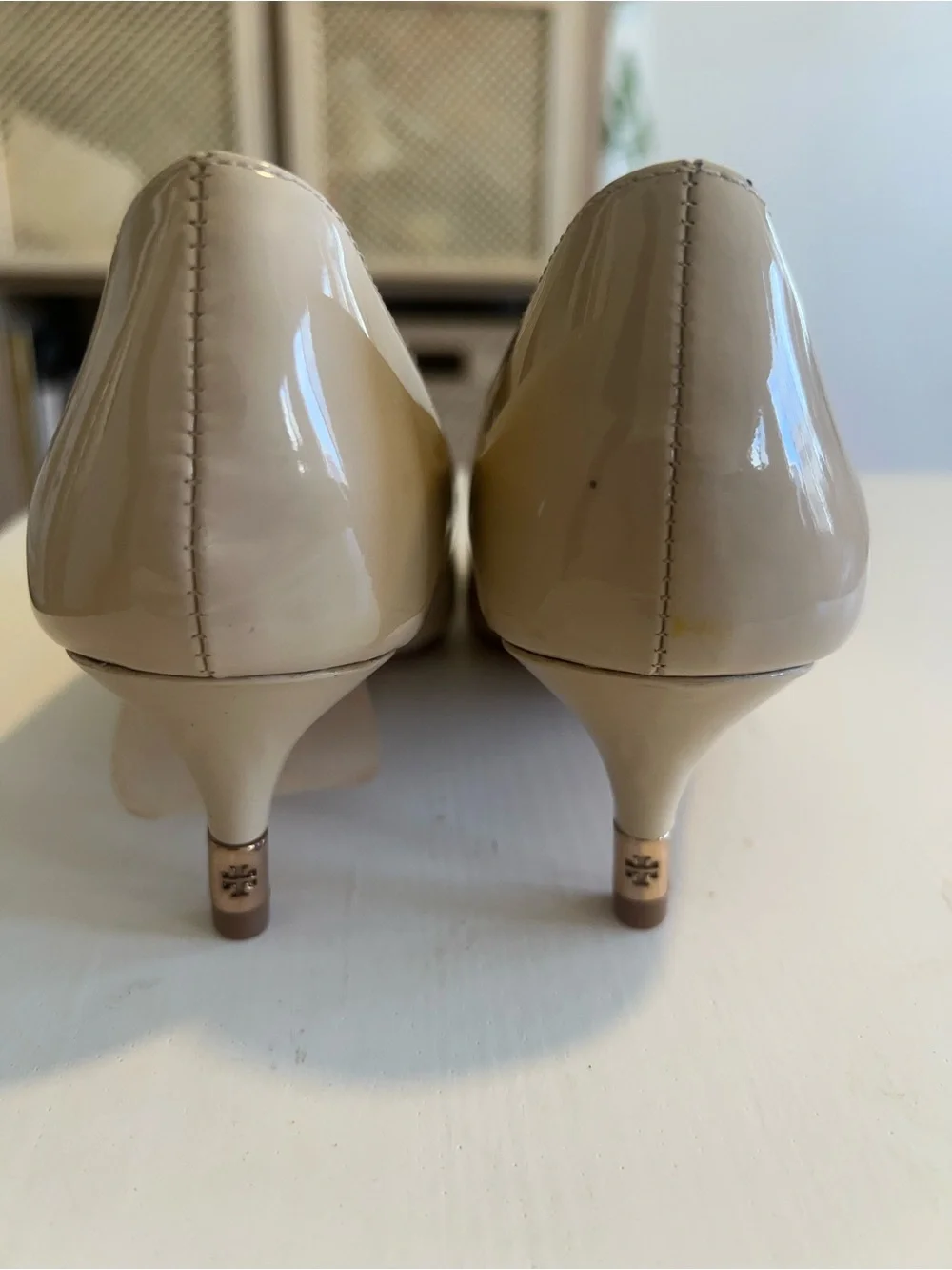 Tory Burch Women's Pointed Toe Kitten Heels in Beige Patent Leather-7